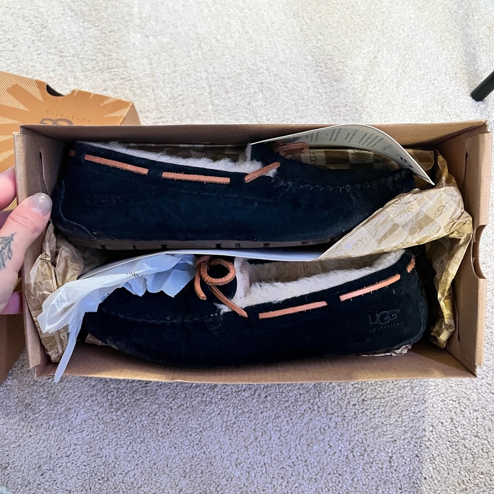 UGG Dakota Slipper